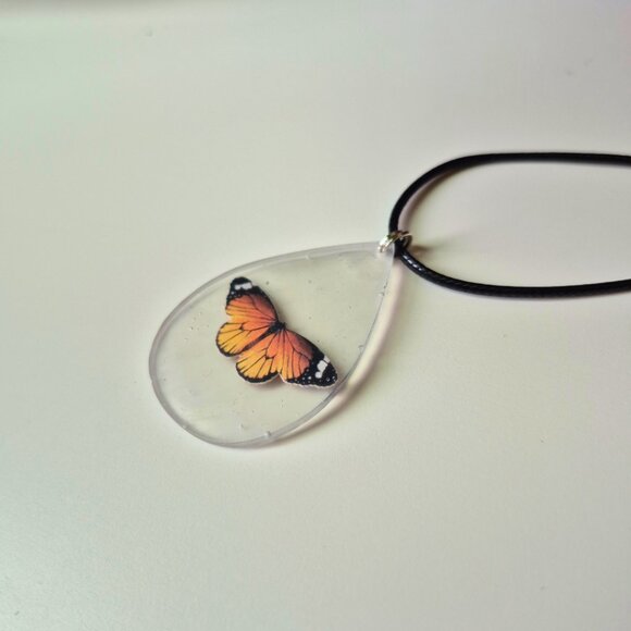 Frosted Butterfly Necklace - Picture 4 of 5